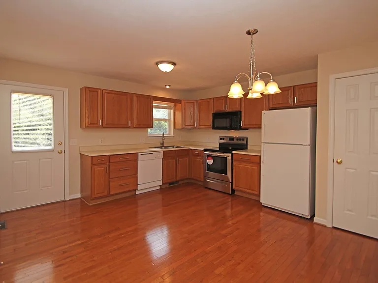 1260 Old Richmond Cir — Photo 6