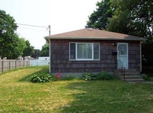 390 Saint Johns St, Central Islip, NY 11722
