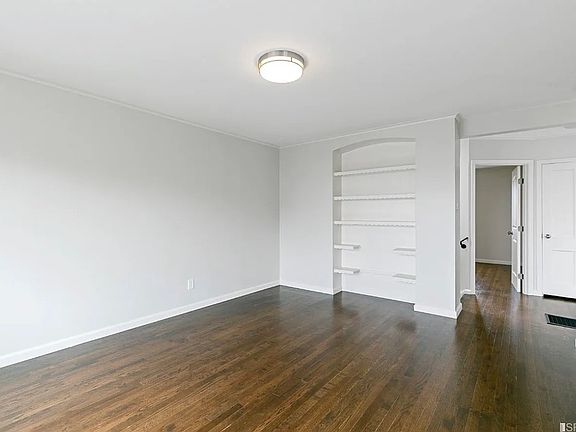 3rd image of 362 Vernon St