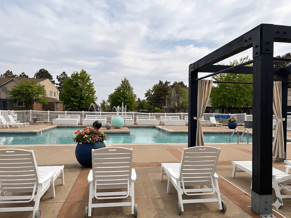 Parkview Ridge Apartments and Townhomes