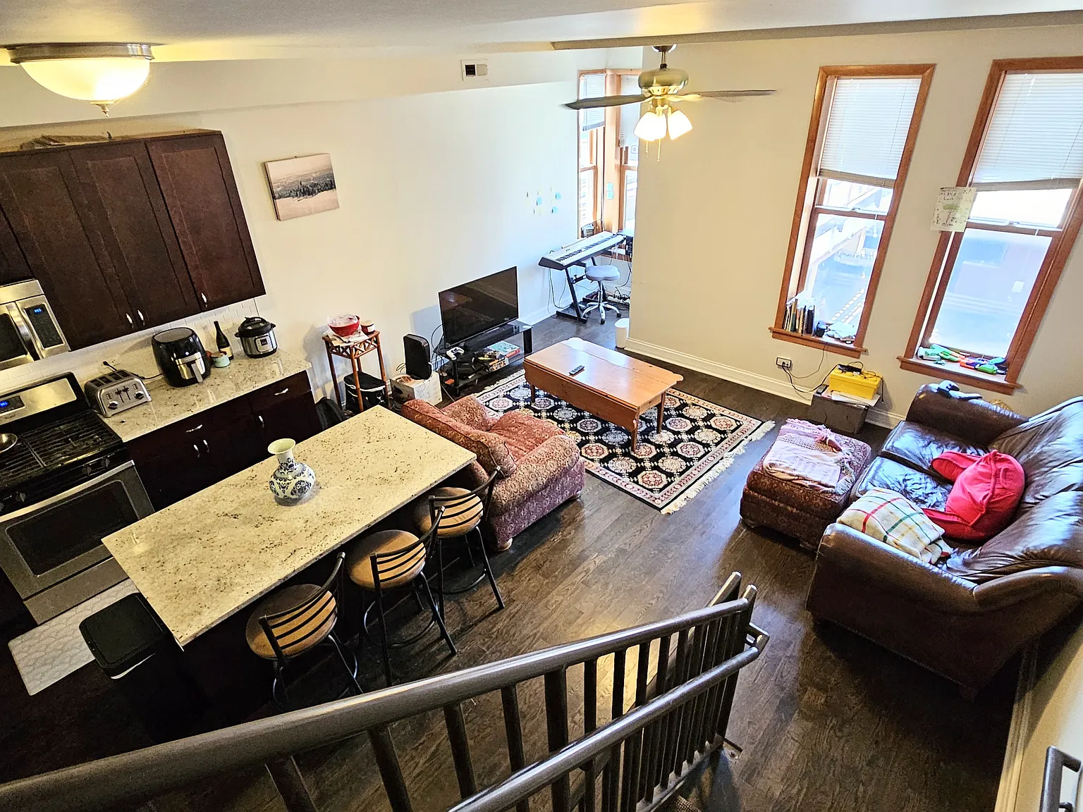 3 bed, 2.0 bath, $5,500 — Photo 2