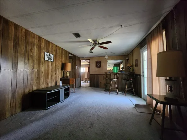 12607 Eloian Dr, Thonotosassa, FL 33592