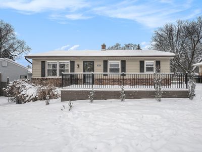 605 Lincoln Lawns Dr NW, Grand Rapids, MI, 49534