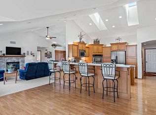 S62W28218 Ridge Valley Rd, Waukesha, WI 53189