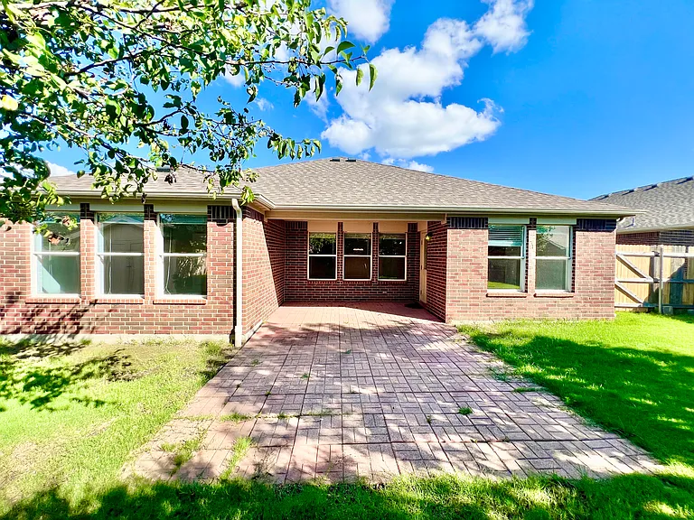 903 Mazatlan Ct — Photo 14