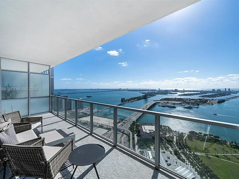 1100 Biscayne Blvd #5203 — Photo 21
