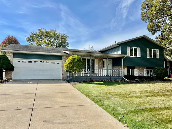 8515 Wheeler Pl, Crown Point, IN 46307