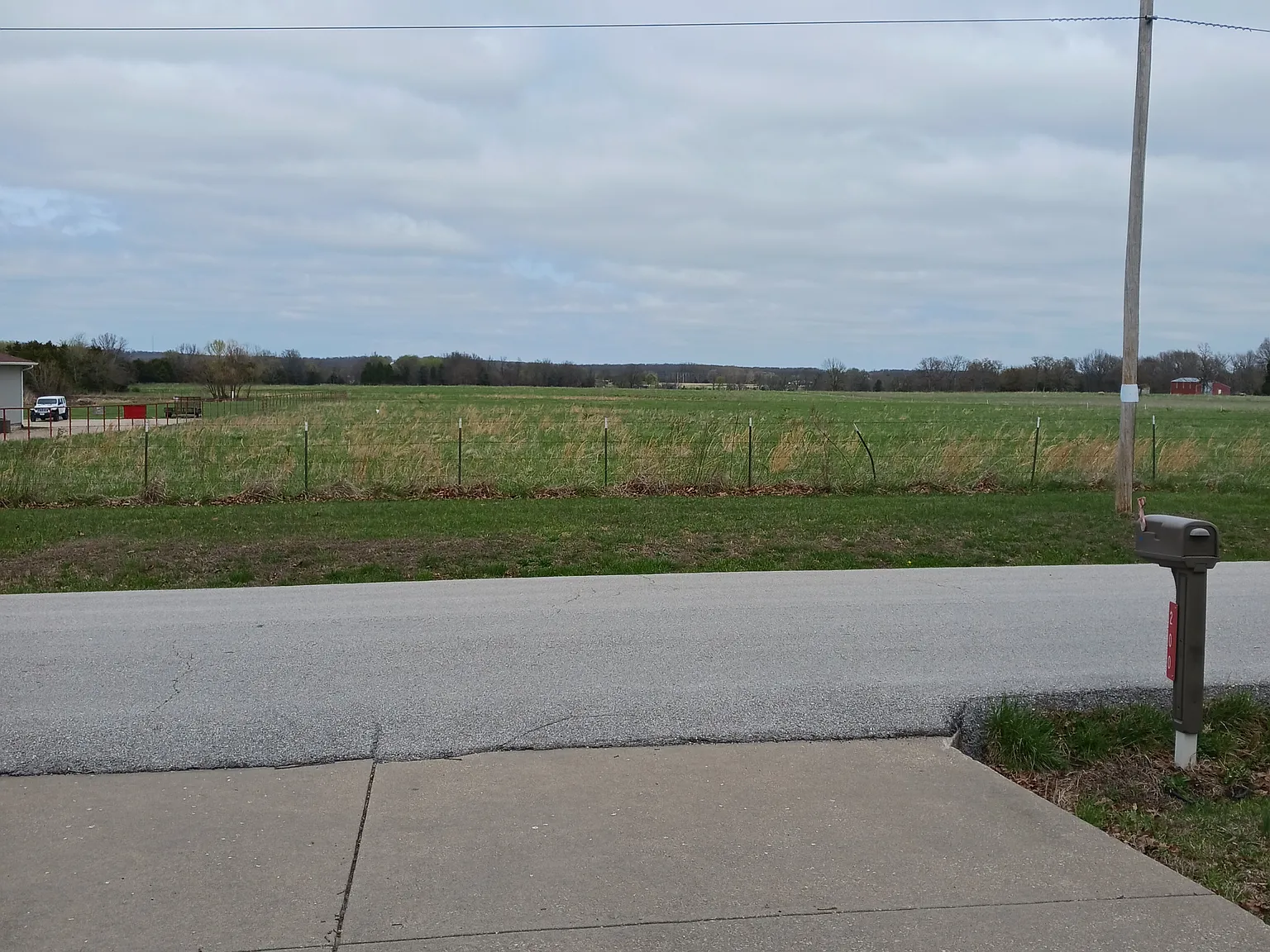 3 bed, 1711 sqft, $1,700 — Photo 2
