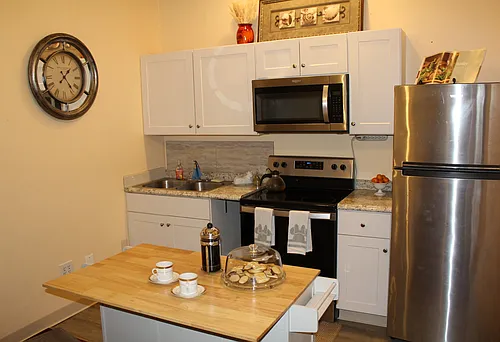 527 Court Pl Photo 1