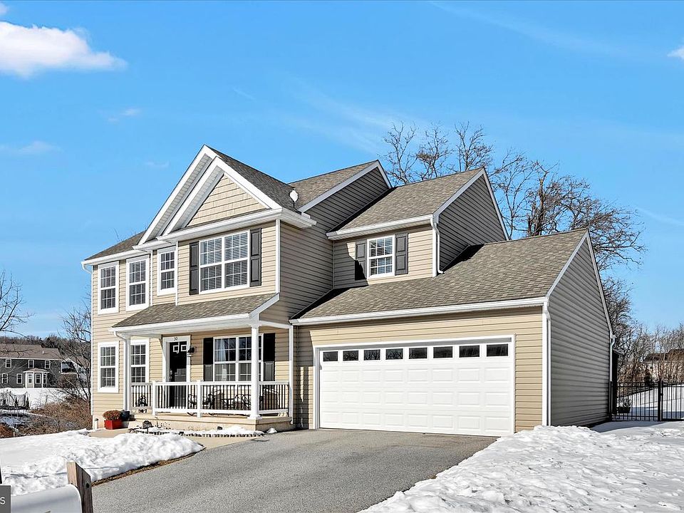 1st image of 30 Jennifer Rd