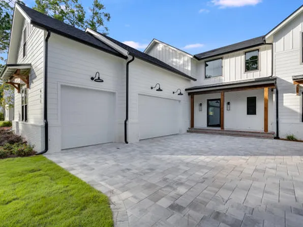 411 W Point Washington Rd, Pt Washington, FL 32459