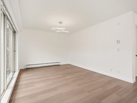 4th image of 1033 Saint Georges Ave #303