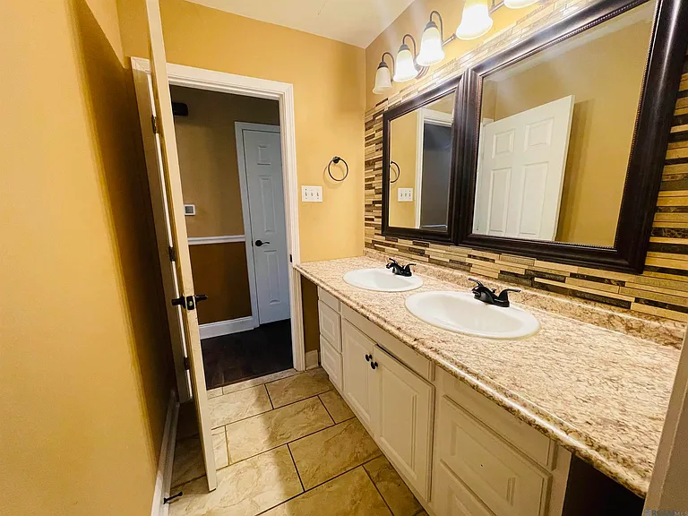 4036 Ridgemont Dr — Photo 37