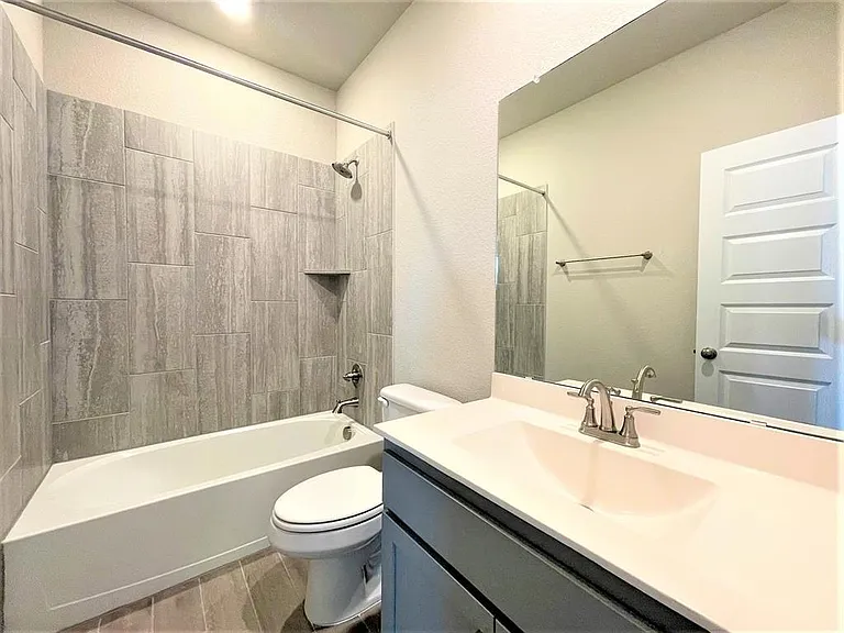 1120 Bluewood Bnd — Photo 11