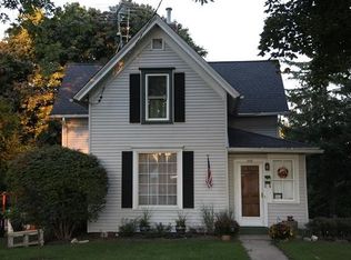 440 S Kane St, Burlington, WI 53105
