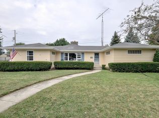 1214 Willmor St, Racine, WI 53402
