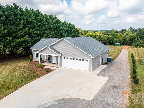 2169 Finger Bridge Rd, Hickory, NC 28602