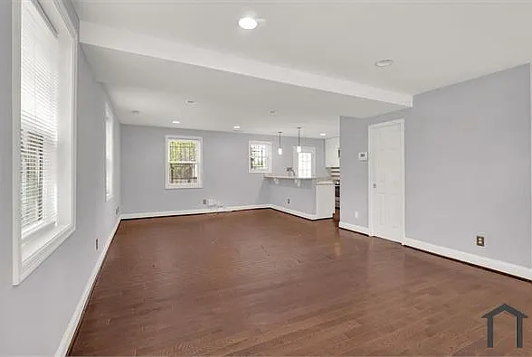 4 bed, $5,950 — Photo 3