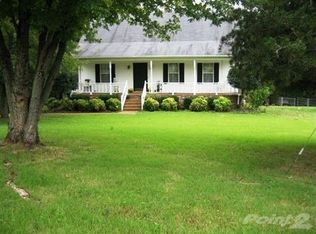 211 Quail Ridge Dr, Cottontown, TN 37048