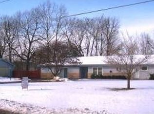 4365 E River Rd, Buchanan, MI 49107