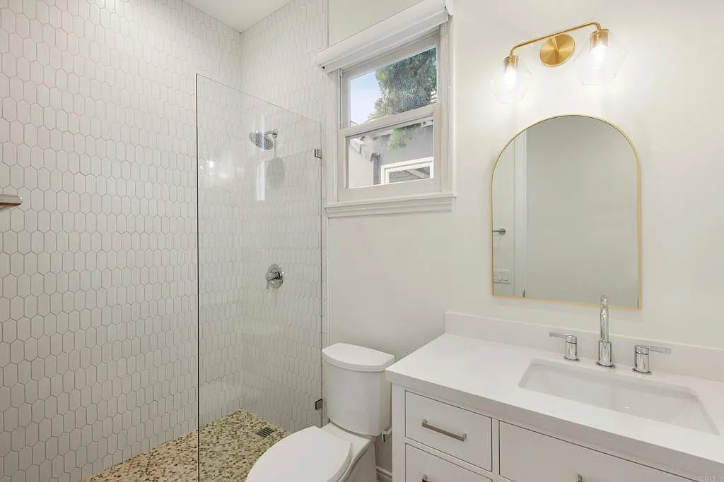 3 bed, 2241 sqft, $12,500 — Photo 4