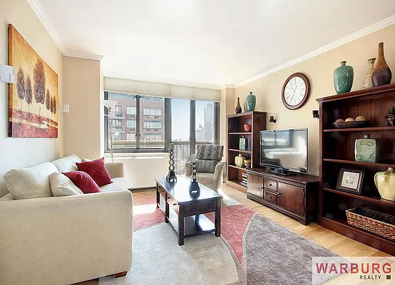 Sold by Warburg | media 17