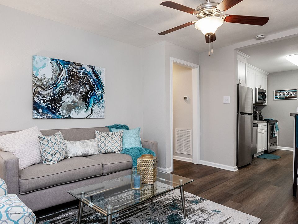 Deluxe Living Room