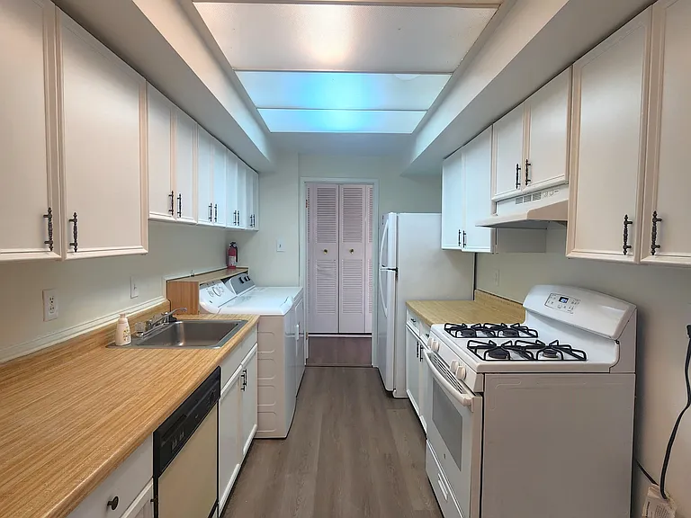 10244 Prince Pl #103 — Photo 8