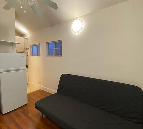 2nd image of 408 S Catalina Ave #G