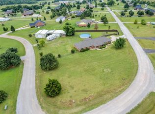 975 Garden Rd, Tuttle, OK 73089