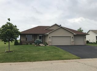 910 7th Ave, Wanamingo, MN 55983