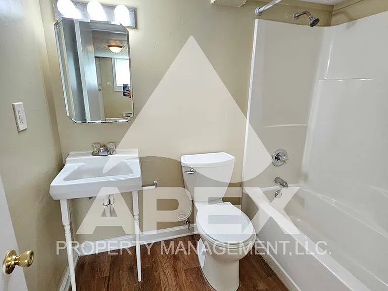 Springdale Apartments — Photo 22