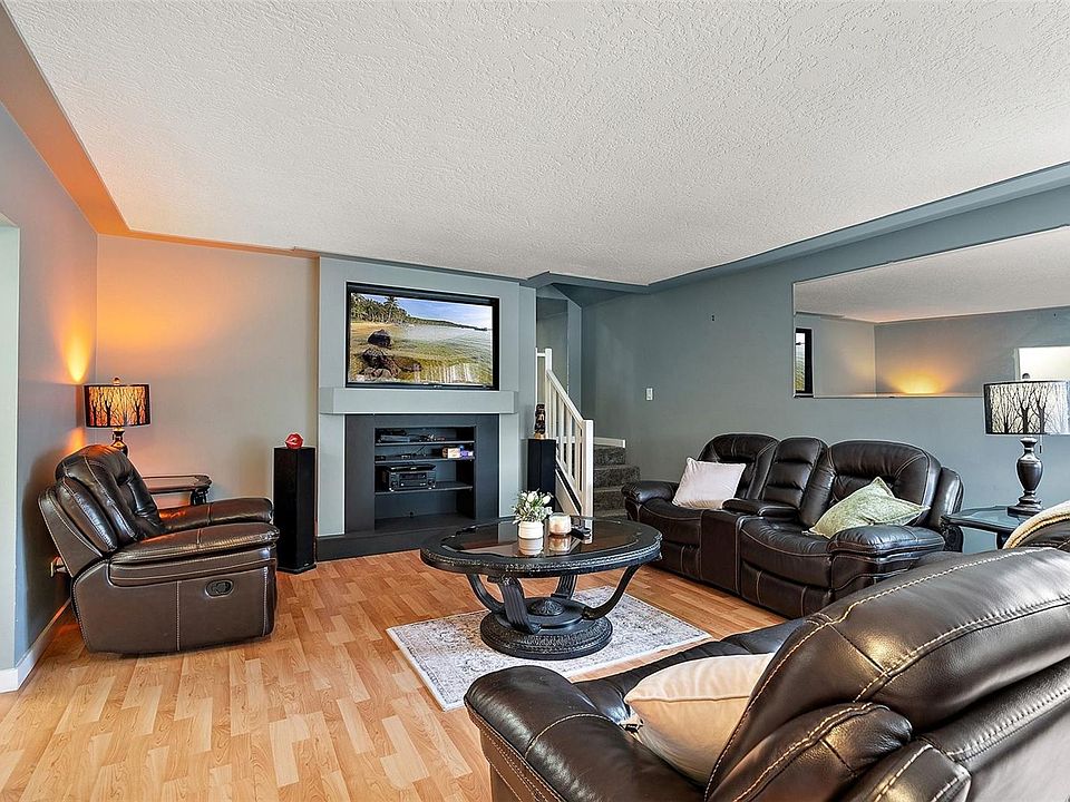 1st image of 2183 Foul Bay Rd