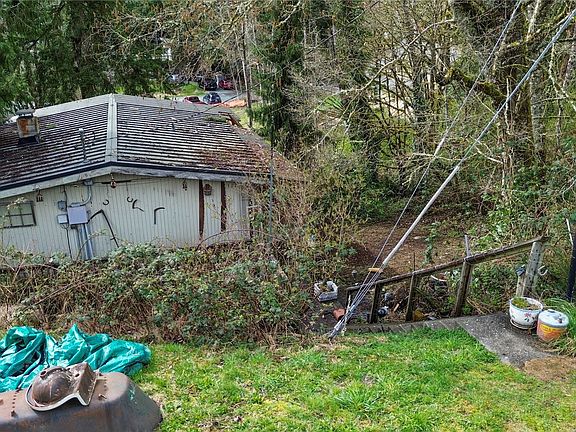 2nd image of 317 Ridgeway Place