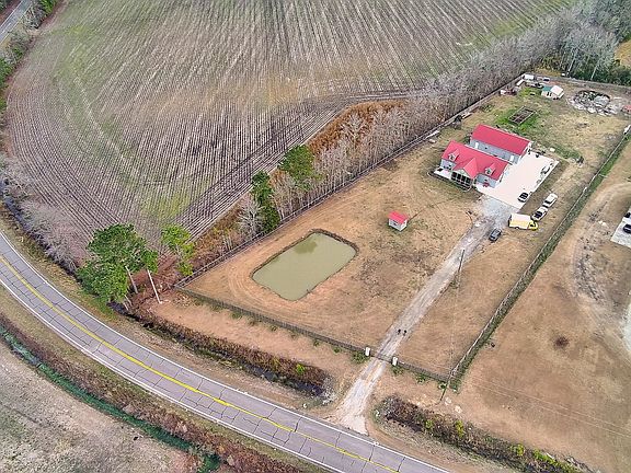 3rd image of 1170 Airport Rd.