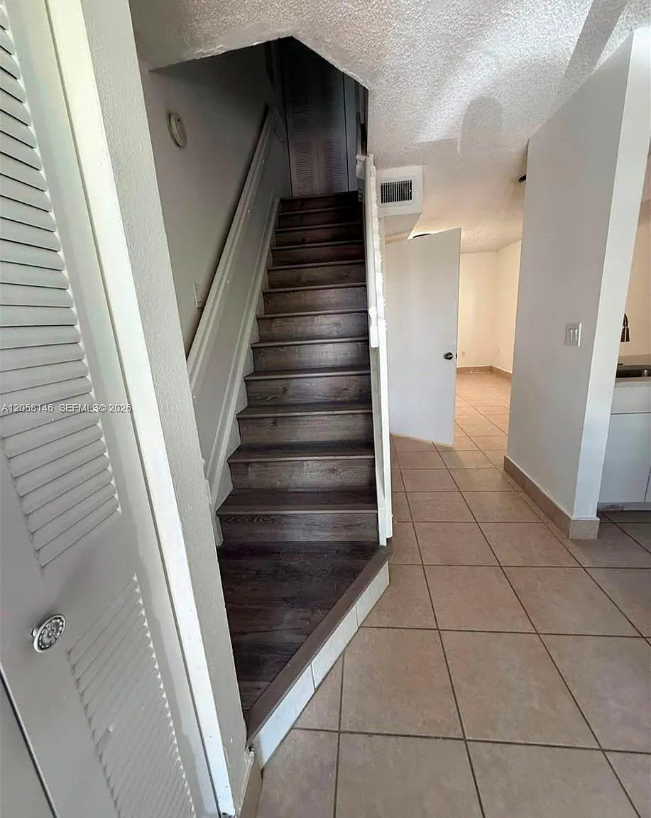 1650 NW 25th Ave — Photo 3