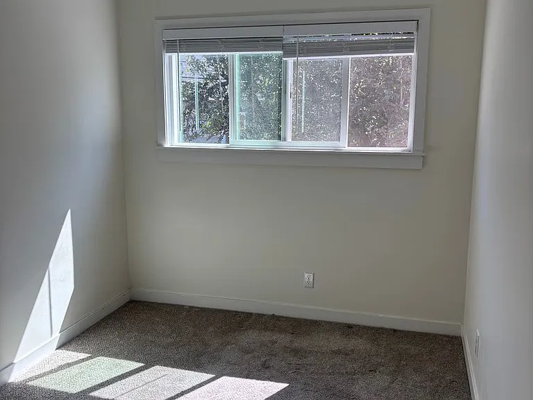 Jennifer Ryan Apartments — Photo 18