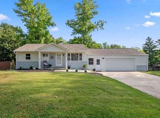 913 Coronet Dr, Ballwin, MO
