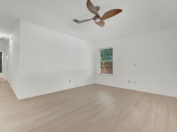 4th image of 1507 Bellaire Dr