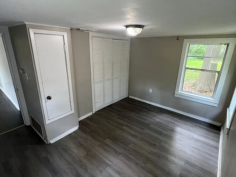 2201 Naples St — Photo 9