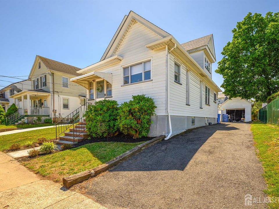 1st image of 10 Beechwood Pl