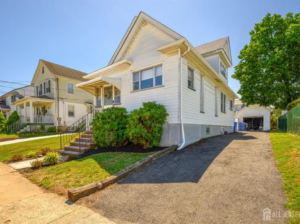 10 Beechwood Pl, North Brunswick, NJ 08902
