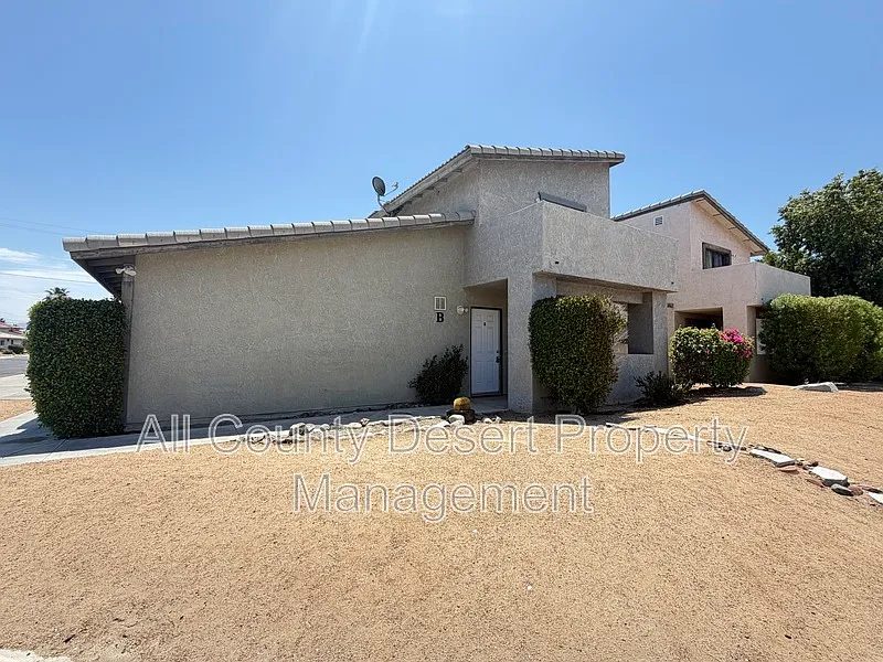 3 bed, 2.0 bath, 1200 sqft, $1,995 — Photo 2