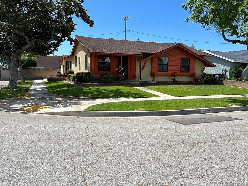 12564 215th St Lakewood CA 90715 Zillow