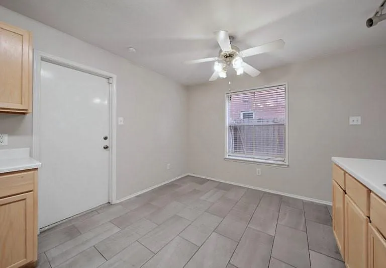 8016 Golf Green Cir — Photo 9