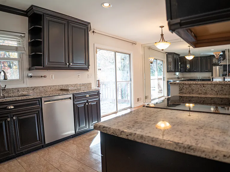 13227 Sturbridge Rd — Photo 37