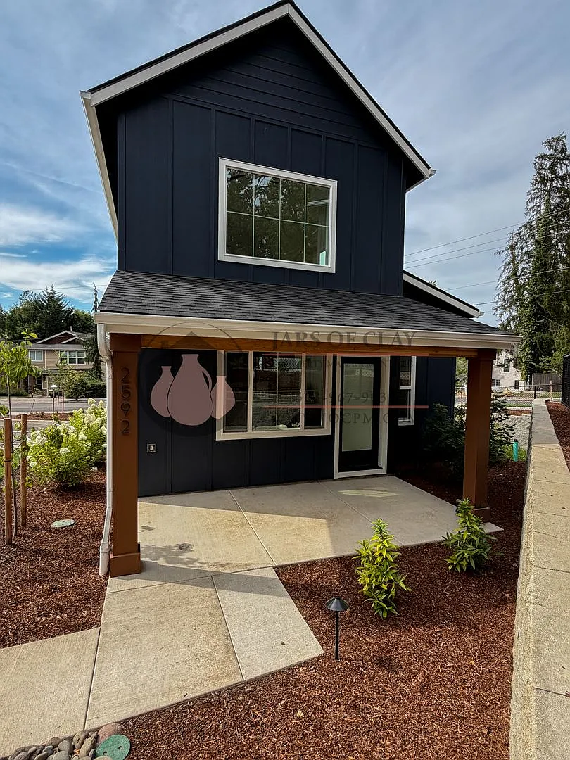 Beautiful New Construction South Salem Cottage — Photo 1