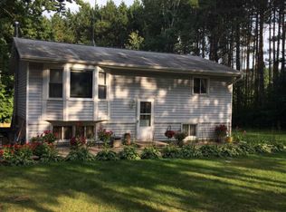 32727 Heather St NW, Cambridge, MN 55008