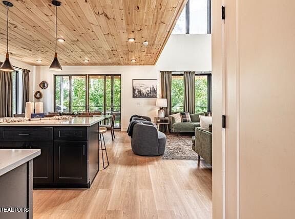 5th image of 1317 Reedmont Way