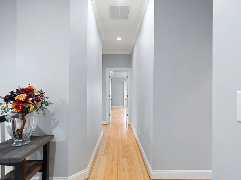 160 Park Pointe Cir #NA — Photo 32